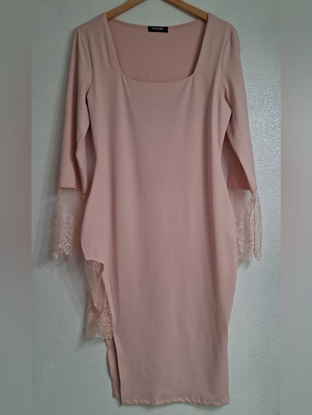 Chic Blush Pink Lace-Sleeve Bodycon Midi Dress    Size L